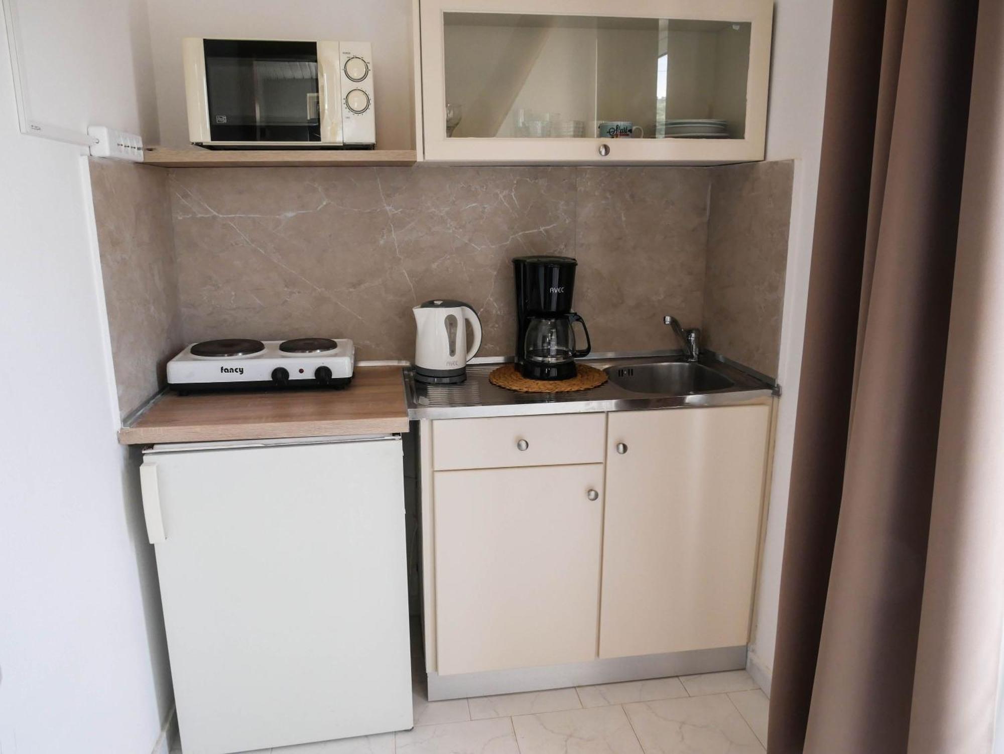 Litinas Apartments With Pool Agia Marina 외부 사진
