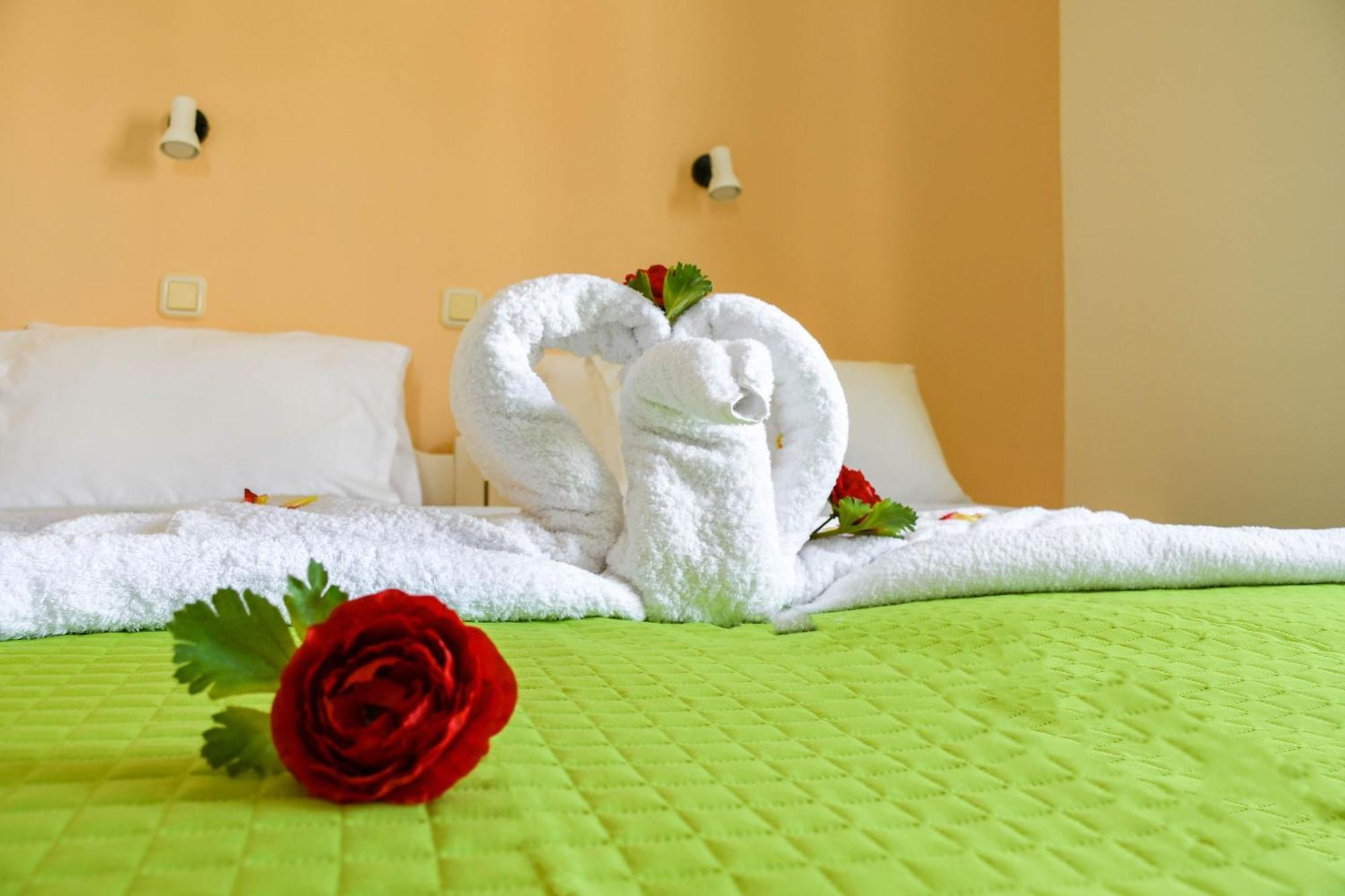 Litinas Apartments With Pool Agia Marina 외부 사진