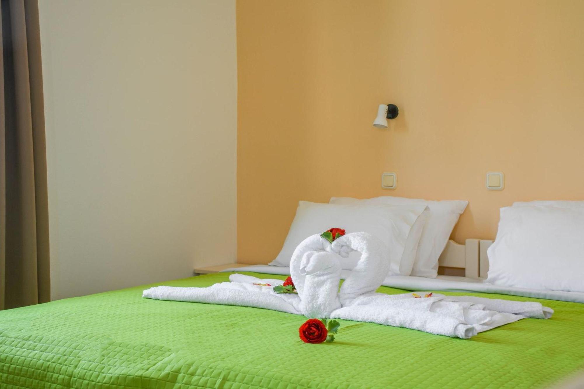 Litinas Apartments With Pool Agia Marina 외부 사진