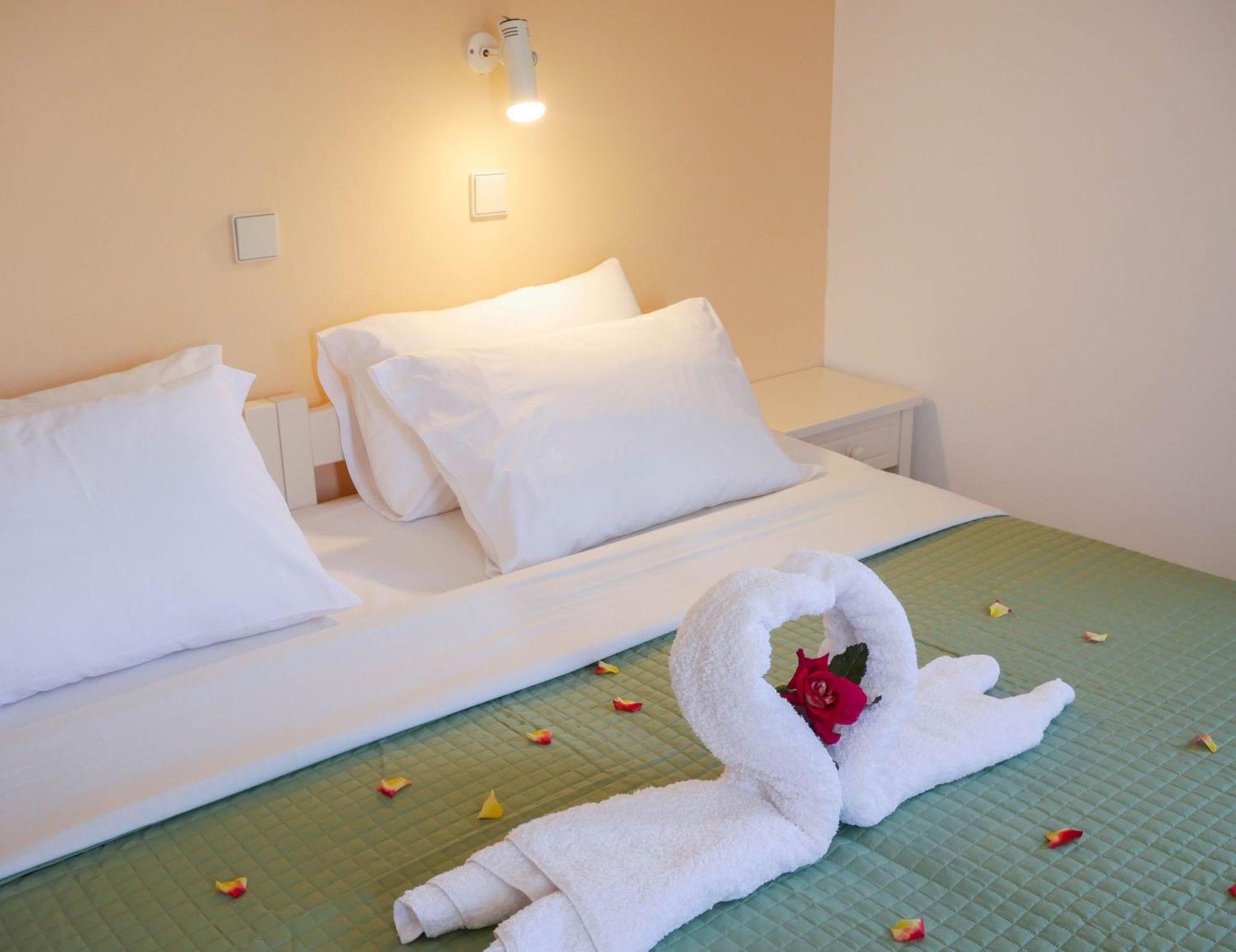 Litinas Apartments With Pool Agia Marina 외부 사진