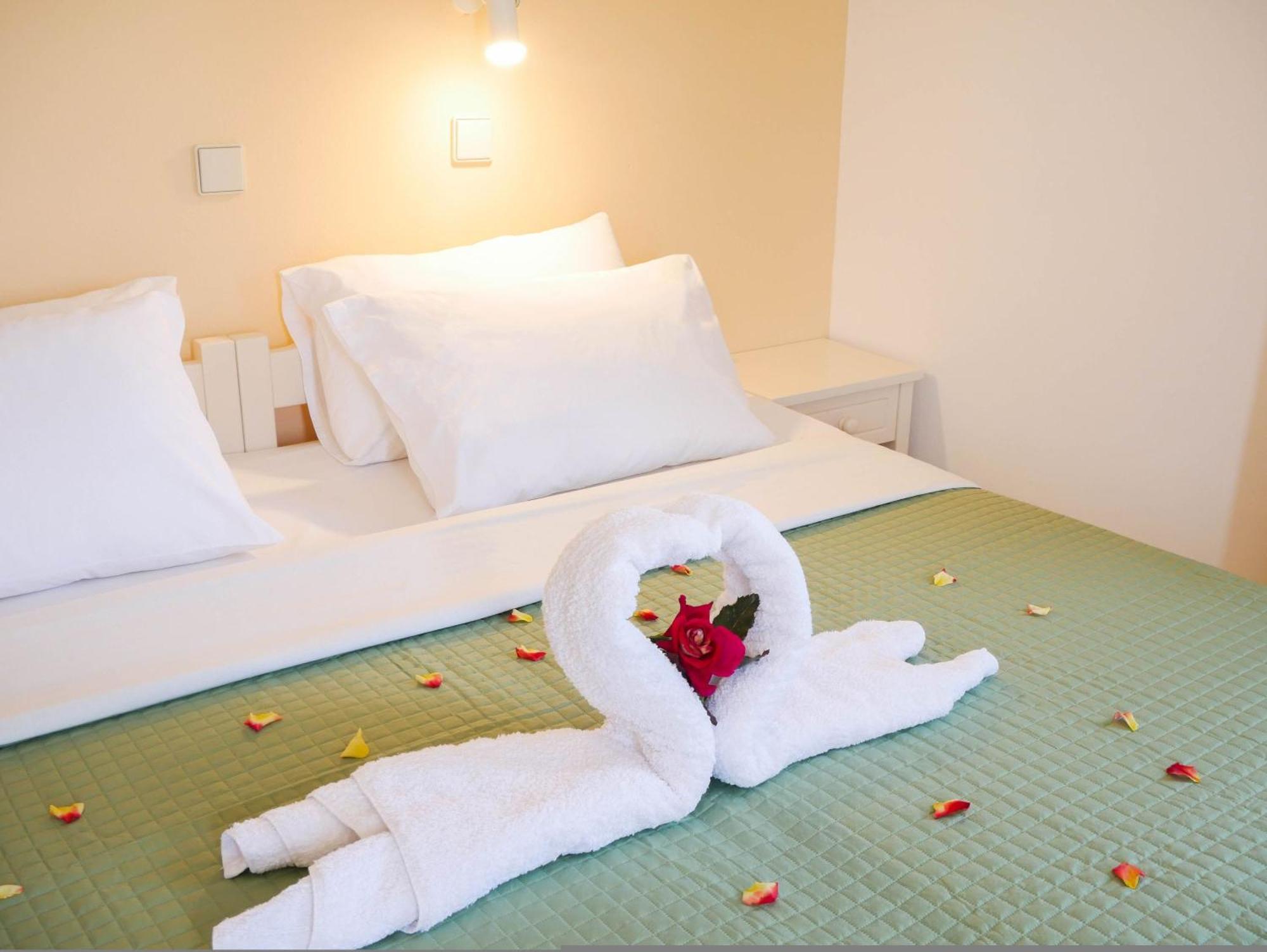 Litinas Apartments With Pool Agia Marina 외부 사진