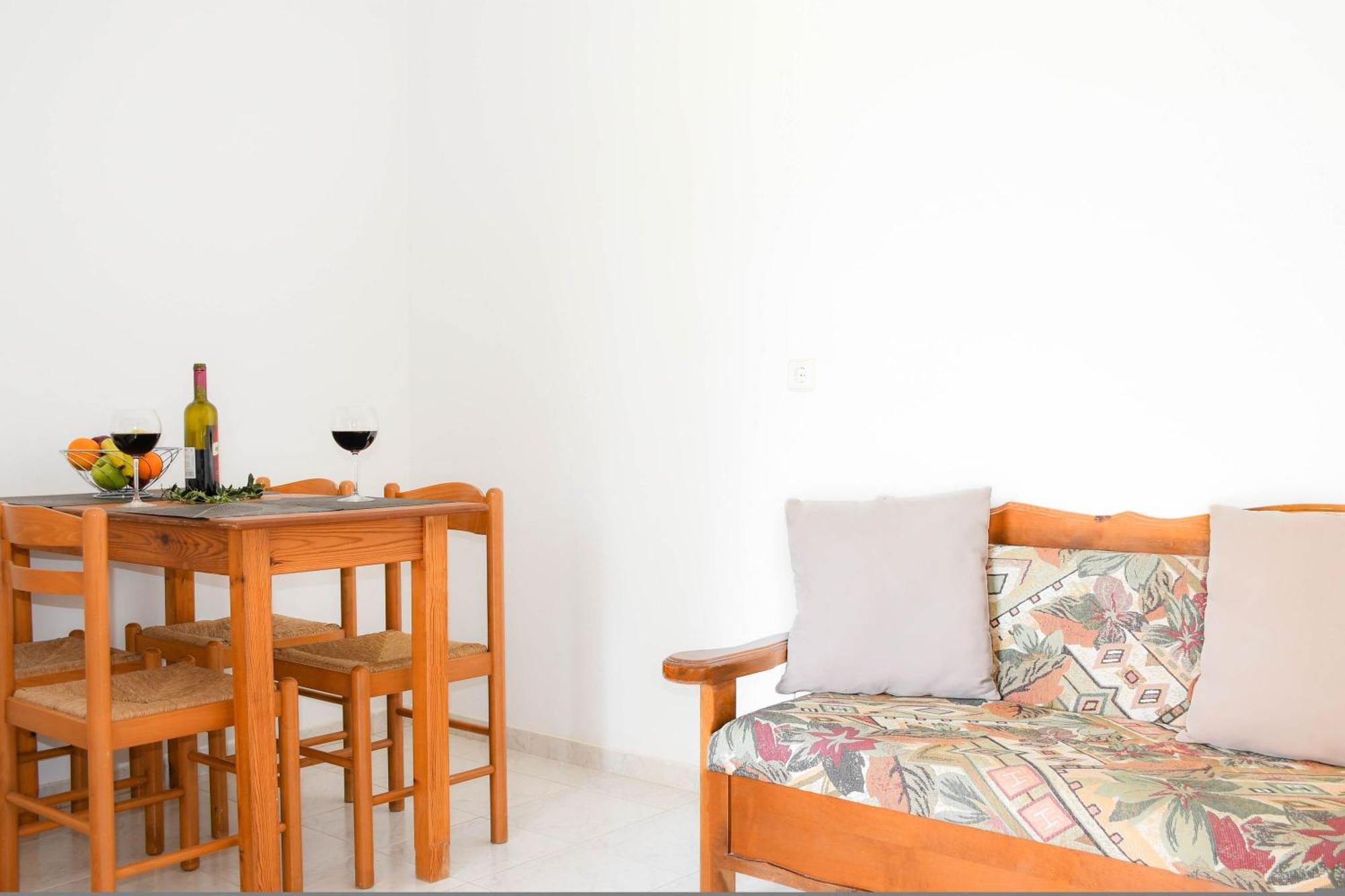 Litinas Apartments With Pool Agia Marina 외부 사진