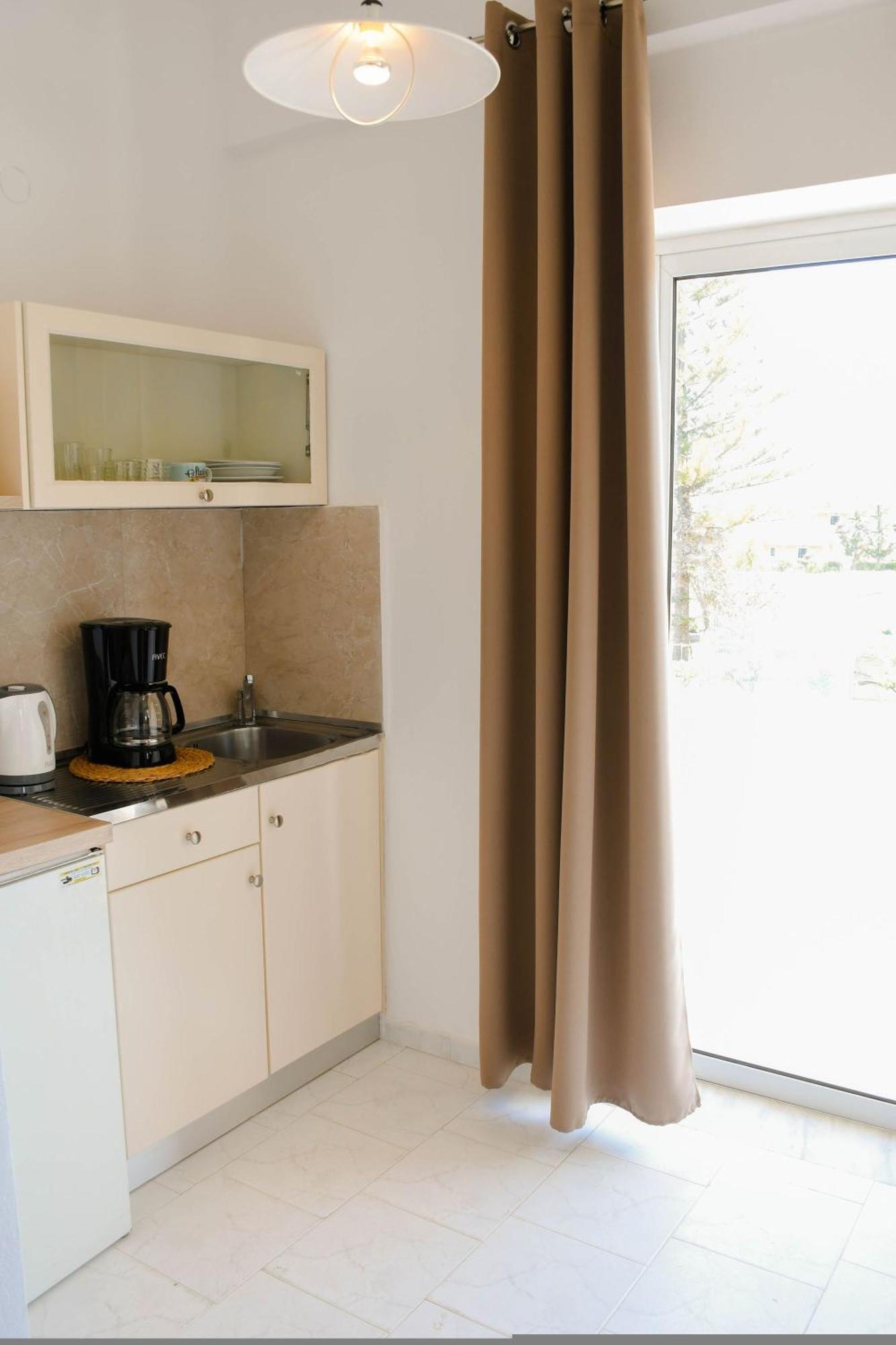 Litinas Apartments With Pool Agia Marina 외부 사진