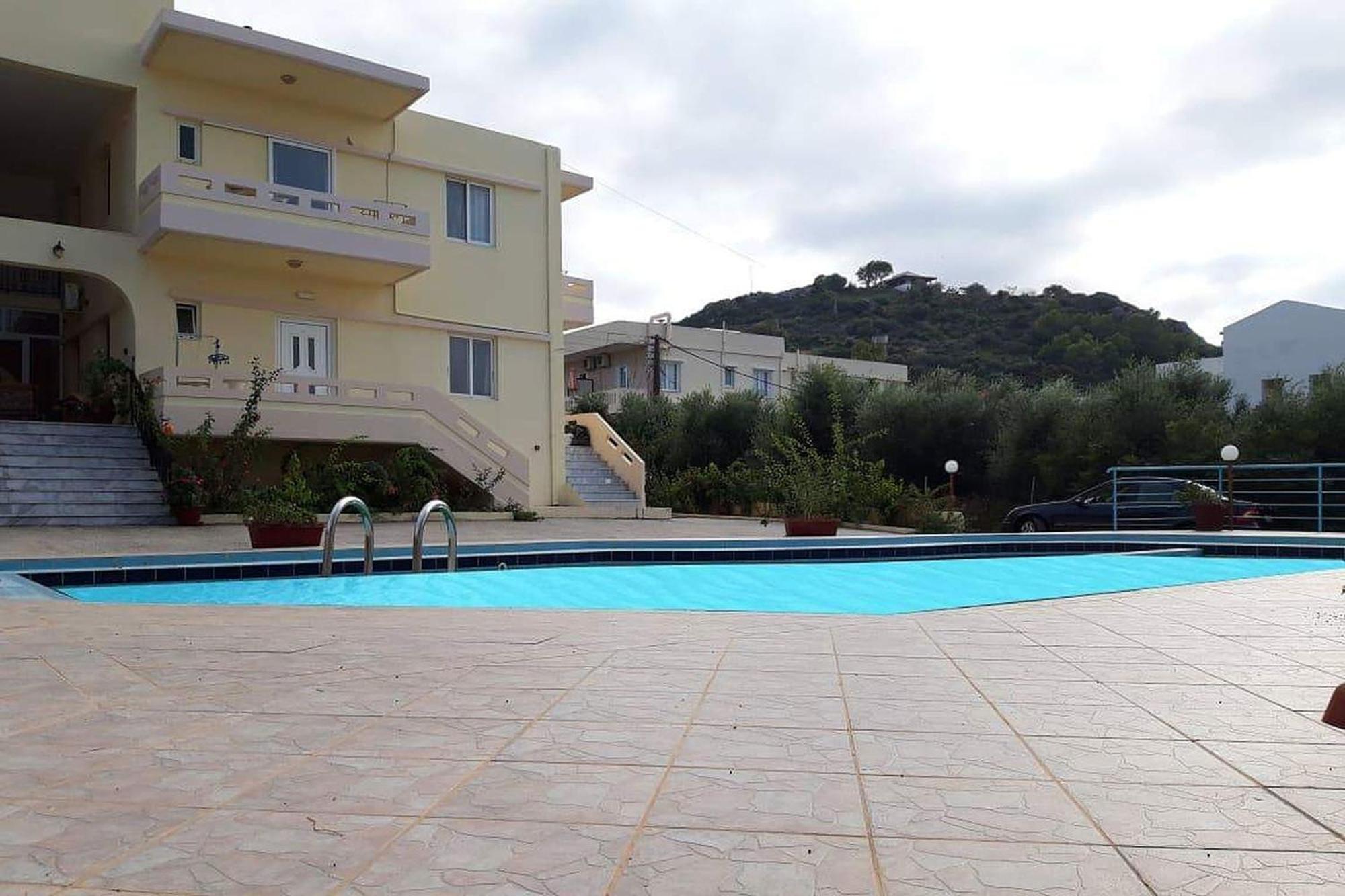 Litinas Apartments With Pool Agia Marina 외부 사진