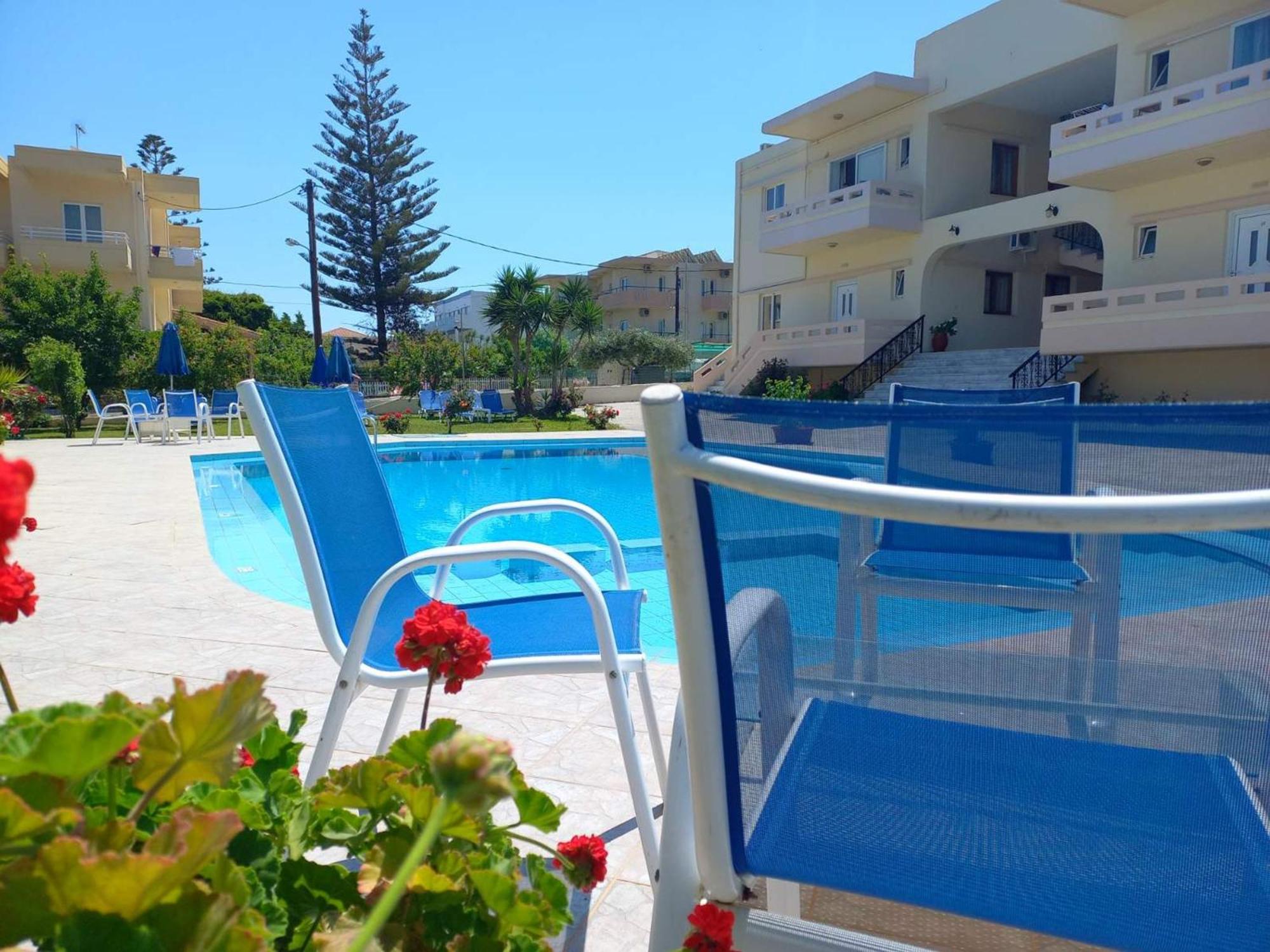 Litinas Apartments With Pool Agia Marina 외부 사진